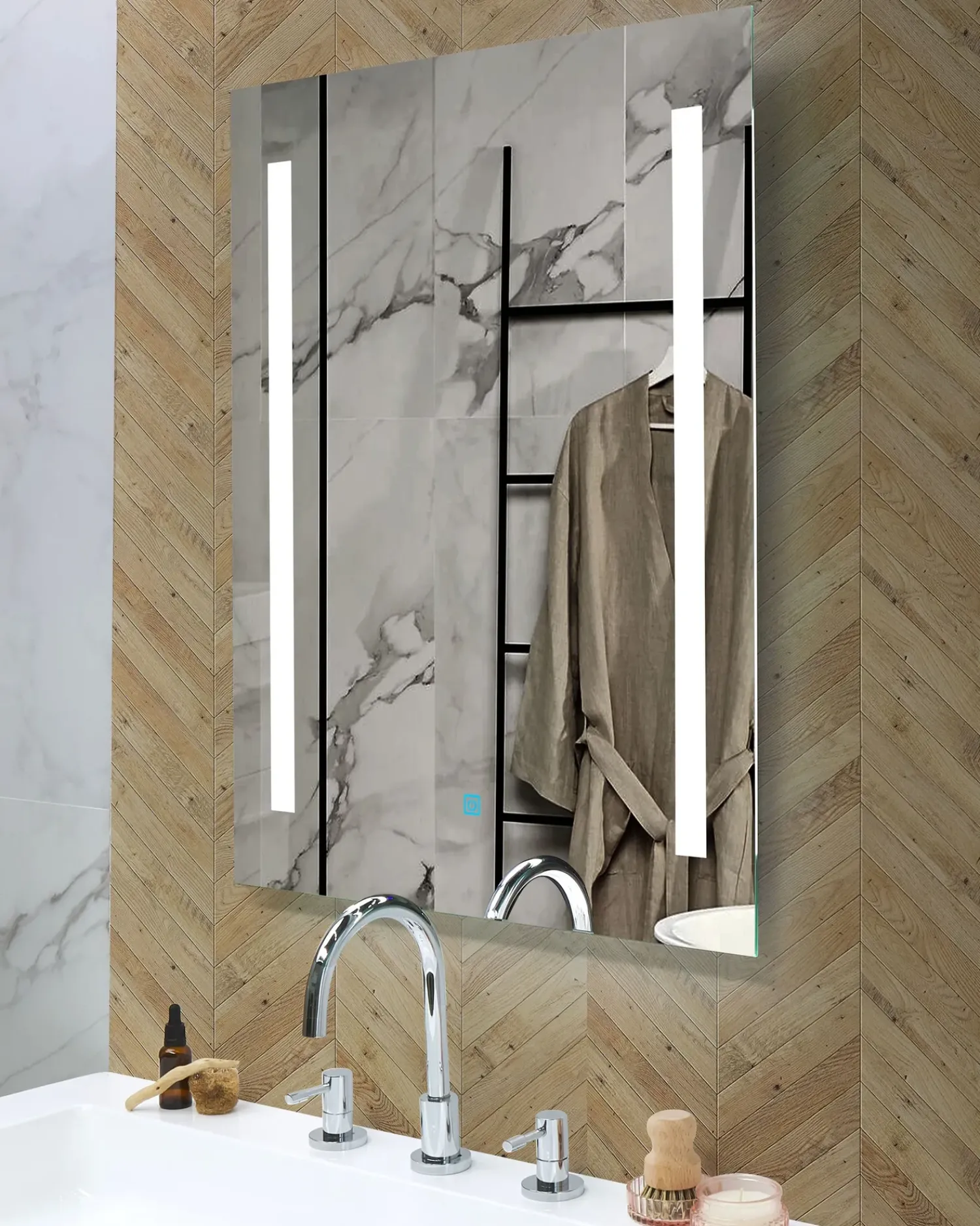 Clearance Beliani Specchio da bagno con luce LED MARTINET 80 cm Argento