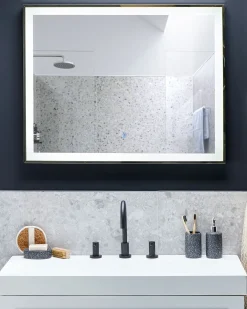 Discount Beliani Specchio da bagno con luce LED ARGENS 70 cm Argento