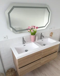 Online Beliani Specchio da bagno con luce LED LOCMARIAQUER 120 cm 60 cm Argento