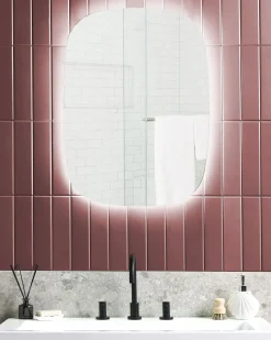 Hot Beliani Specchio da bagno con luce LED BERGERAC 58 cm 78 cm Argento