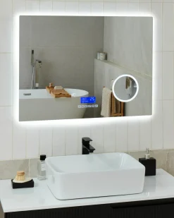 Outlet Beliani Specchio da bagno con luce LED MONTARON 80 cm 60 cm Argento