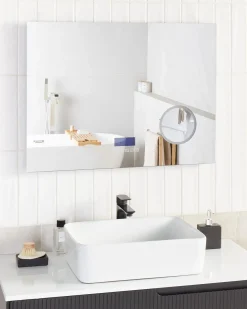 Outlet Beliani Specchio da bagno con luce LED MONTARON 80 cm 60 cm Argento
