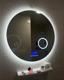 Hot Beliani Specchio da bagno con luce LED FIXIN 80 cm 80 cm con altoparlante Bluetooth integrato Argento