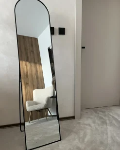 Beliani Specchio da terra BAGNOLET 150 cm Metallo Nero