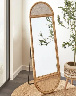 Beliani Specchio da terra BARGES 150 cm Rattan Naturale Naturale Nero