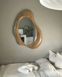 Beliani Specchio HOURTIN 68 cm 100 cm Legno Marrone
