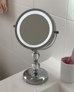 Sale Beliani Specchio per make-up LED CLAIRA Argento