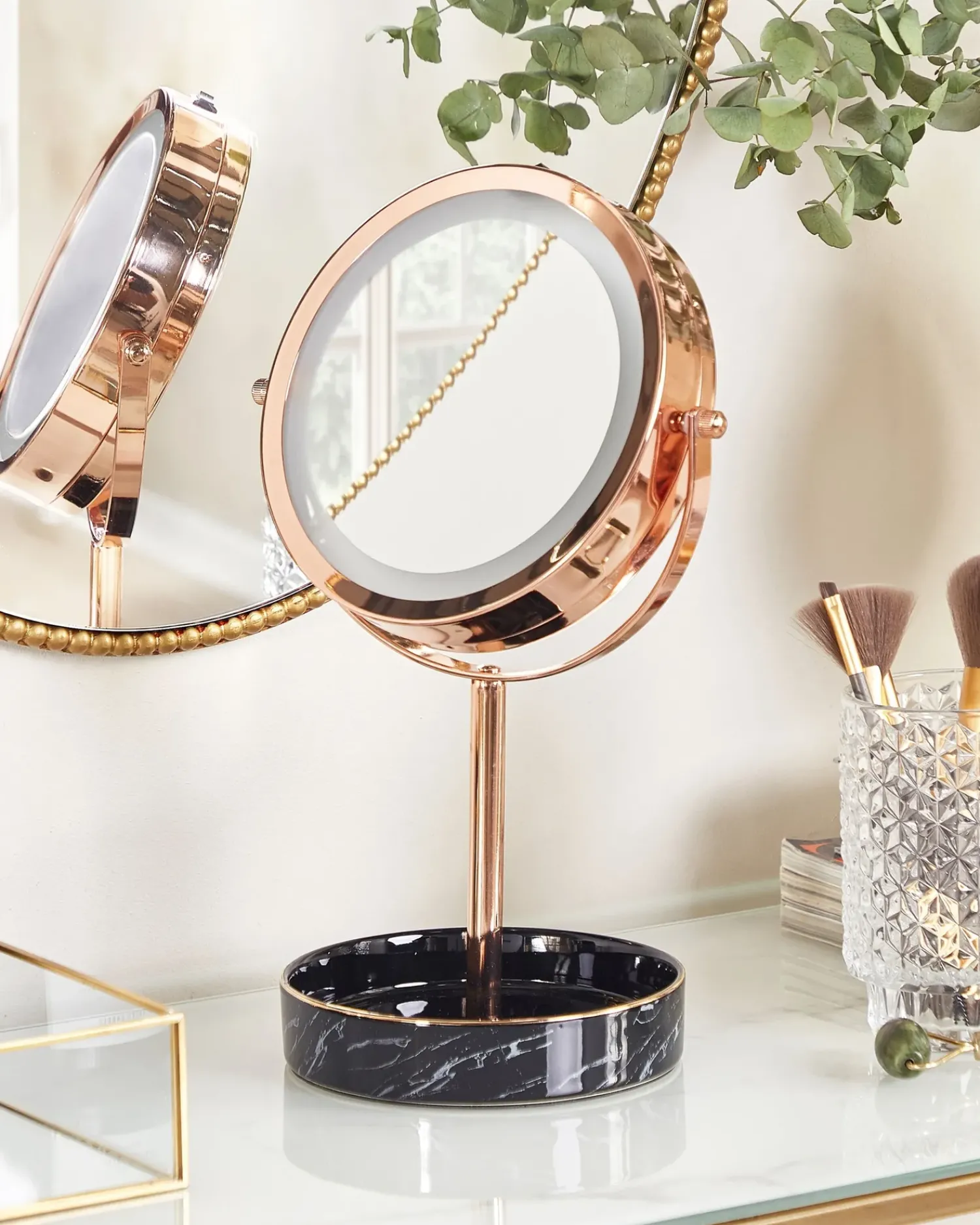 New Beliani Specchio per make-up LED SAVOIE Oro rosa Oro rosa Nero