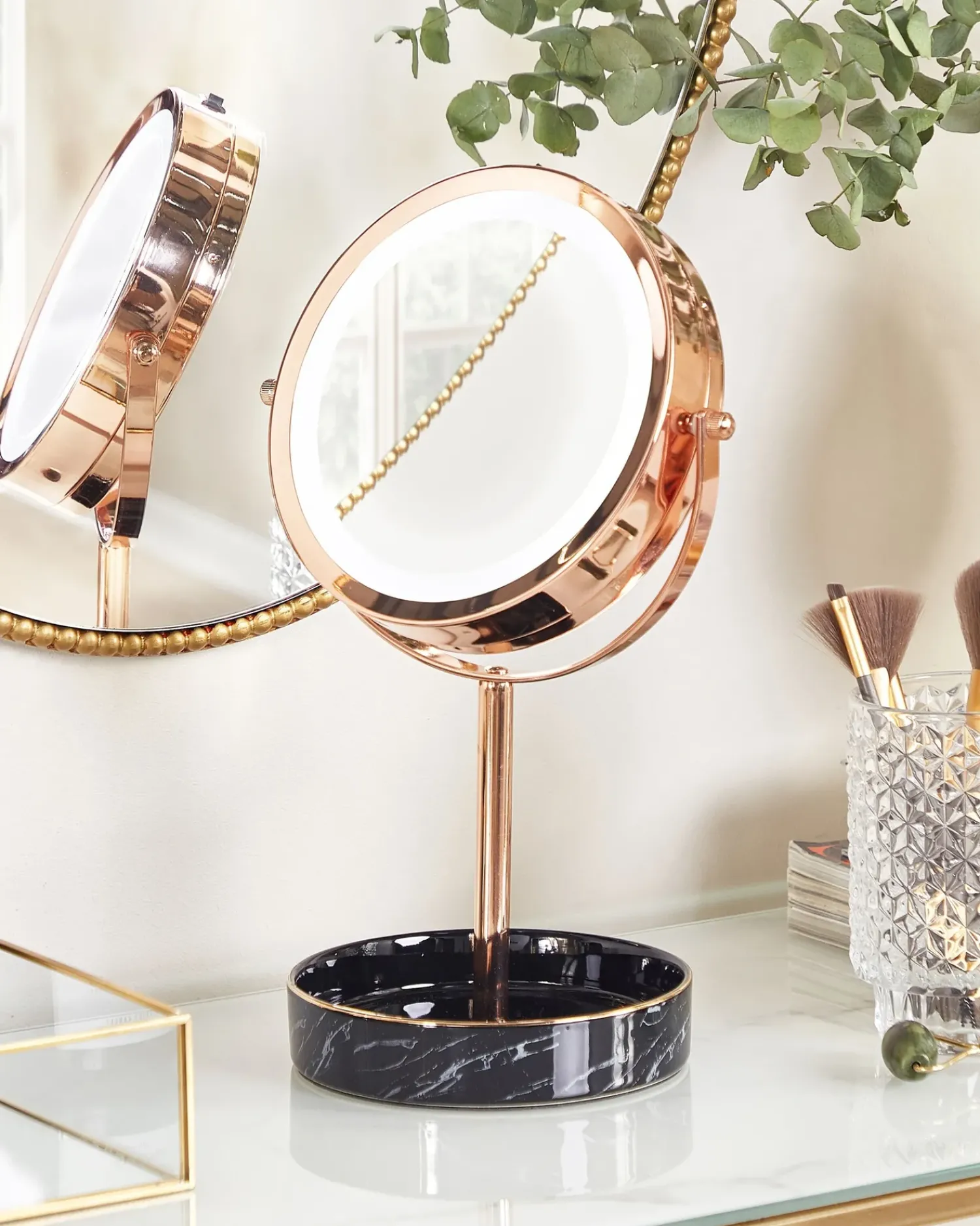 New Beliani Specchio per make-up LED SAVOIE Oro rosa Oro rosa Nero