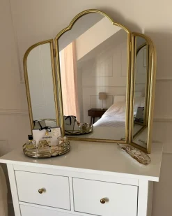Outlet Beliani Specchio per tavolino toeletta SAVILLY Oro