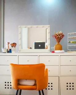 Sale Beliani Specchio per tavolino toeletta LED BEAUVOIR Bianco