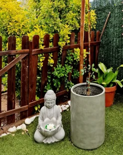 Beliani Statua da giardino MONTCEL Grigio