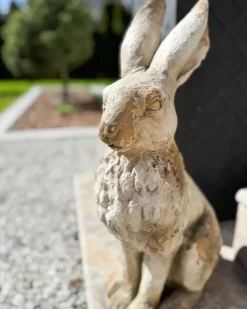 Online Beliani Statua da giardino NEIVE Lepre Beige Bianco Beige
