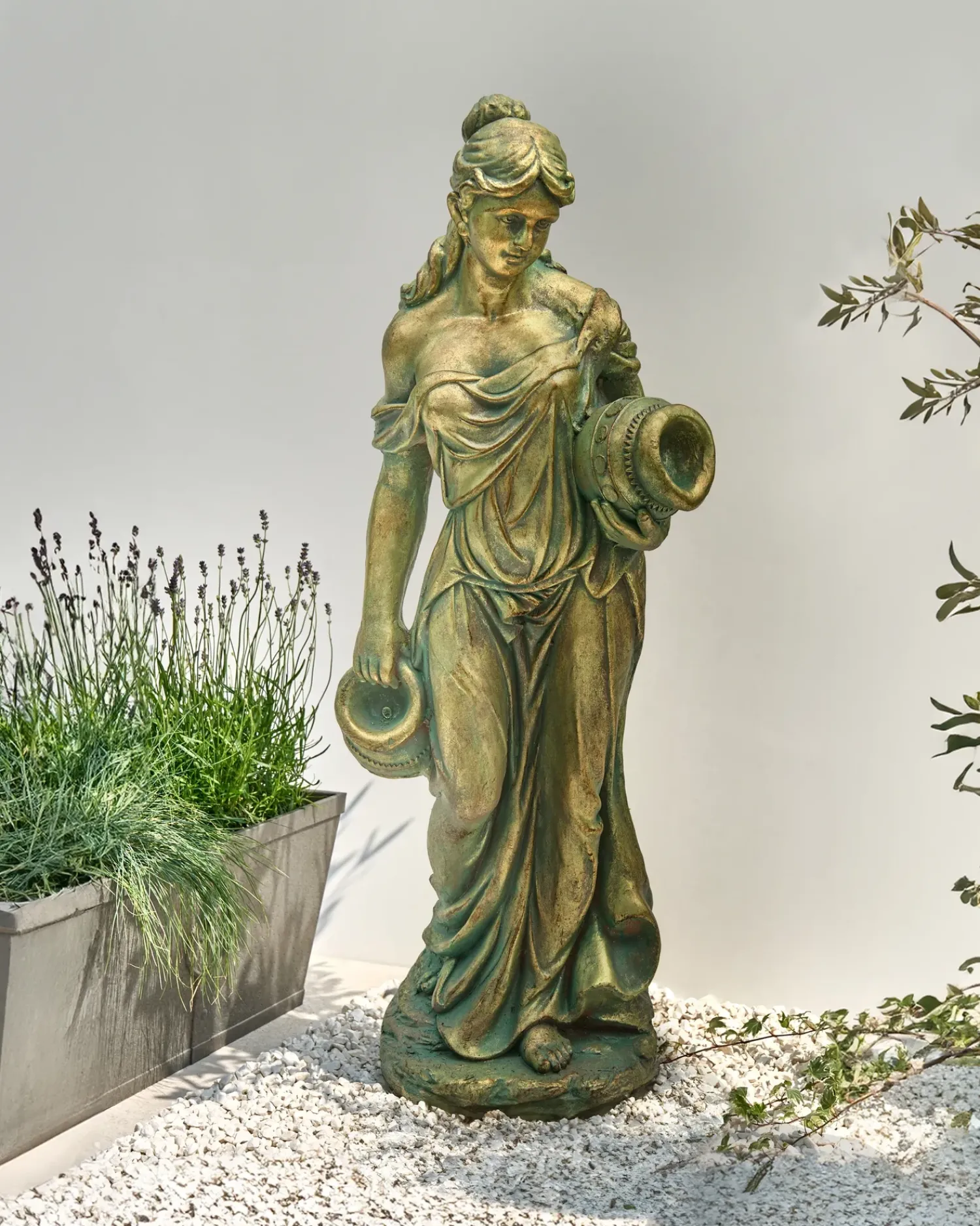 Hot Beliani Statua da giardino TRYPOLIS Donna Verde