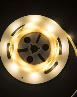 Best Beliani Striscia LED ATRATO 240 cm con sensore di movimento Bianco