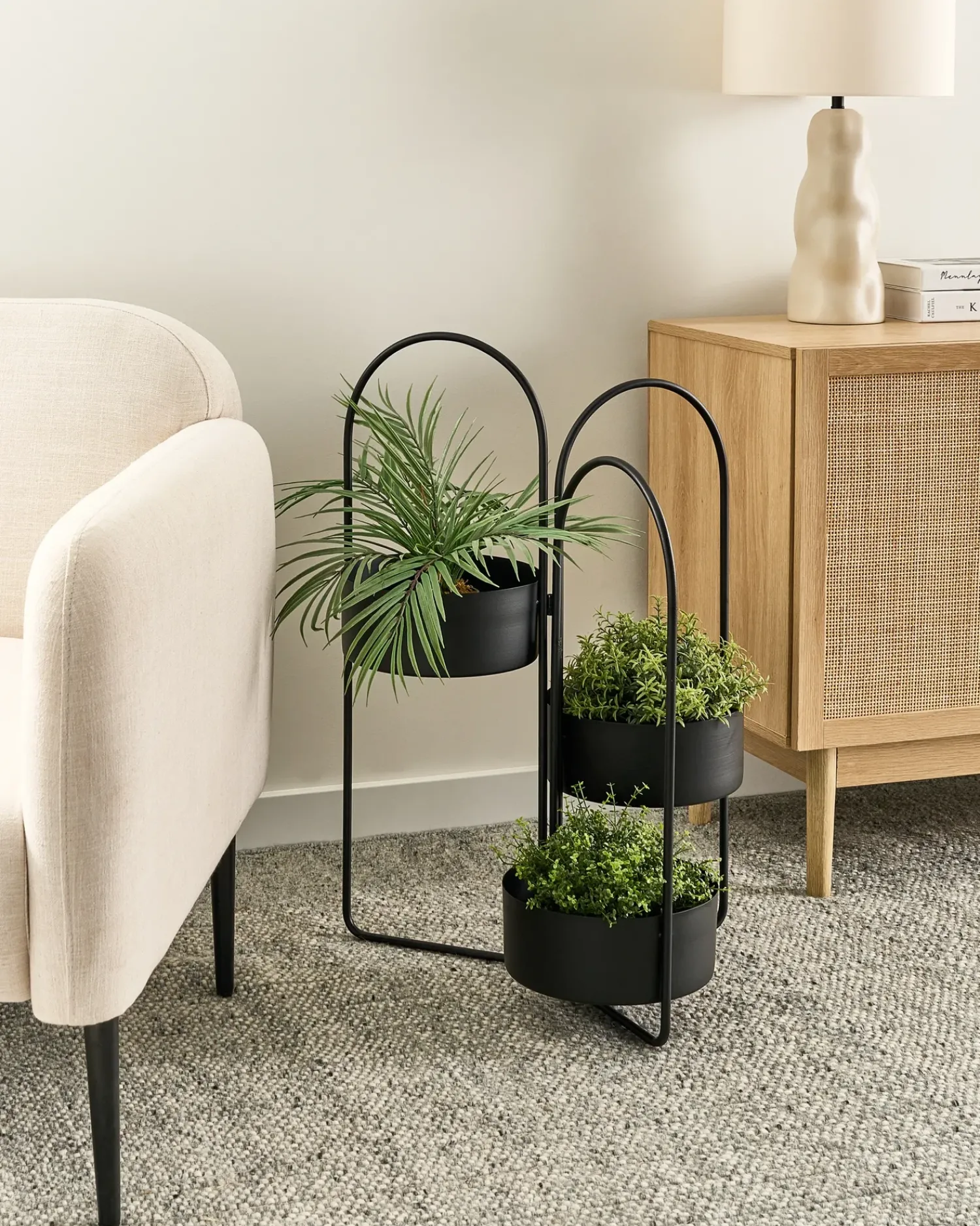 Online Beliani Supporto per vasi COLUTENA Metallo 56 cm Nero