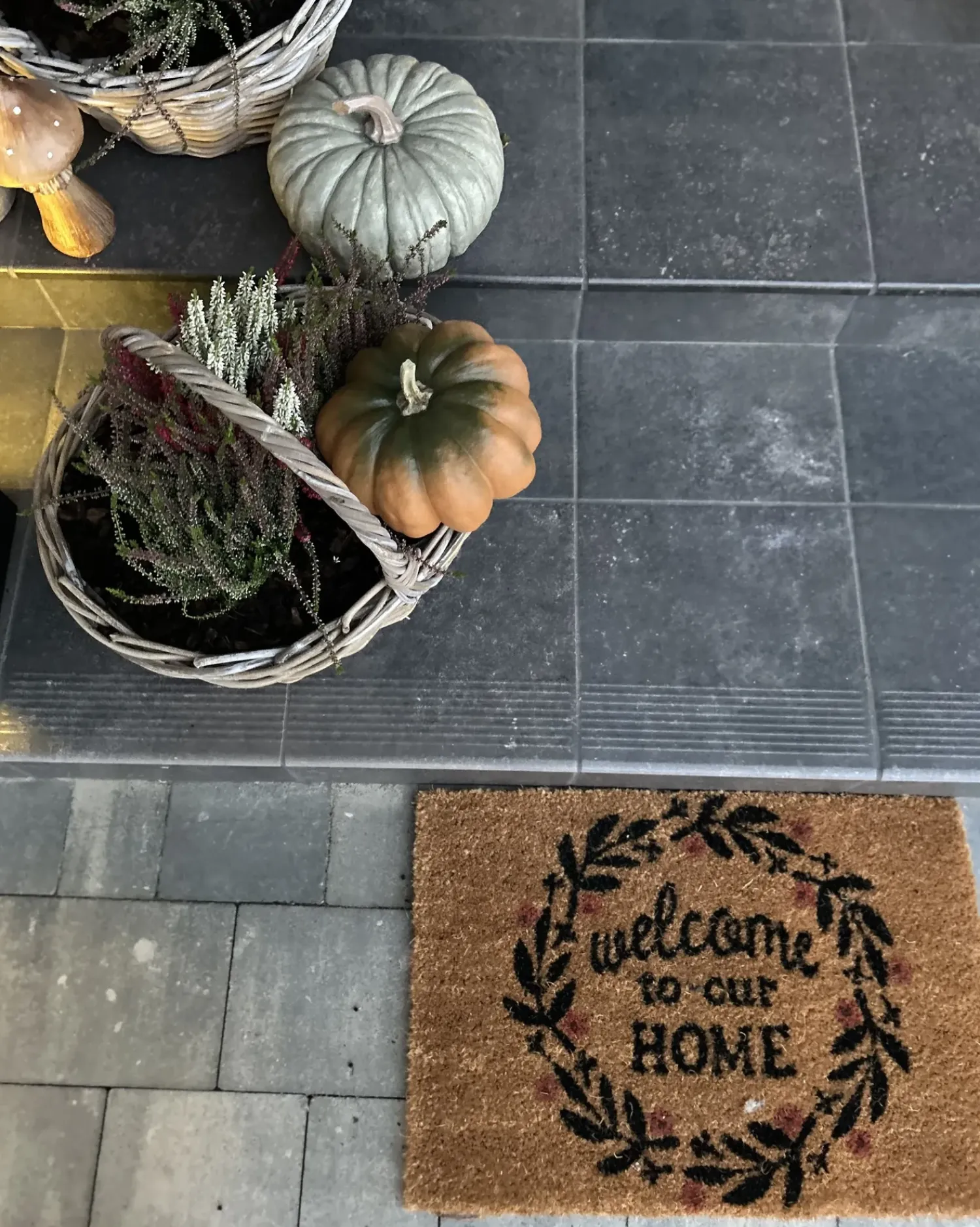 Best Beliani Tappetino da Ingresso SAYAN Naturale 40 x 60 cm Fibra di Cocco Naturale Nero Rosa