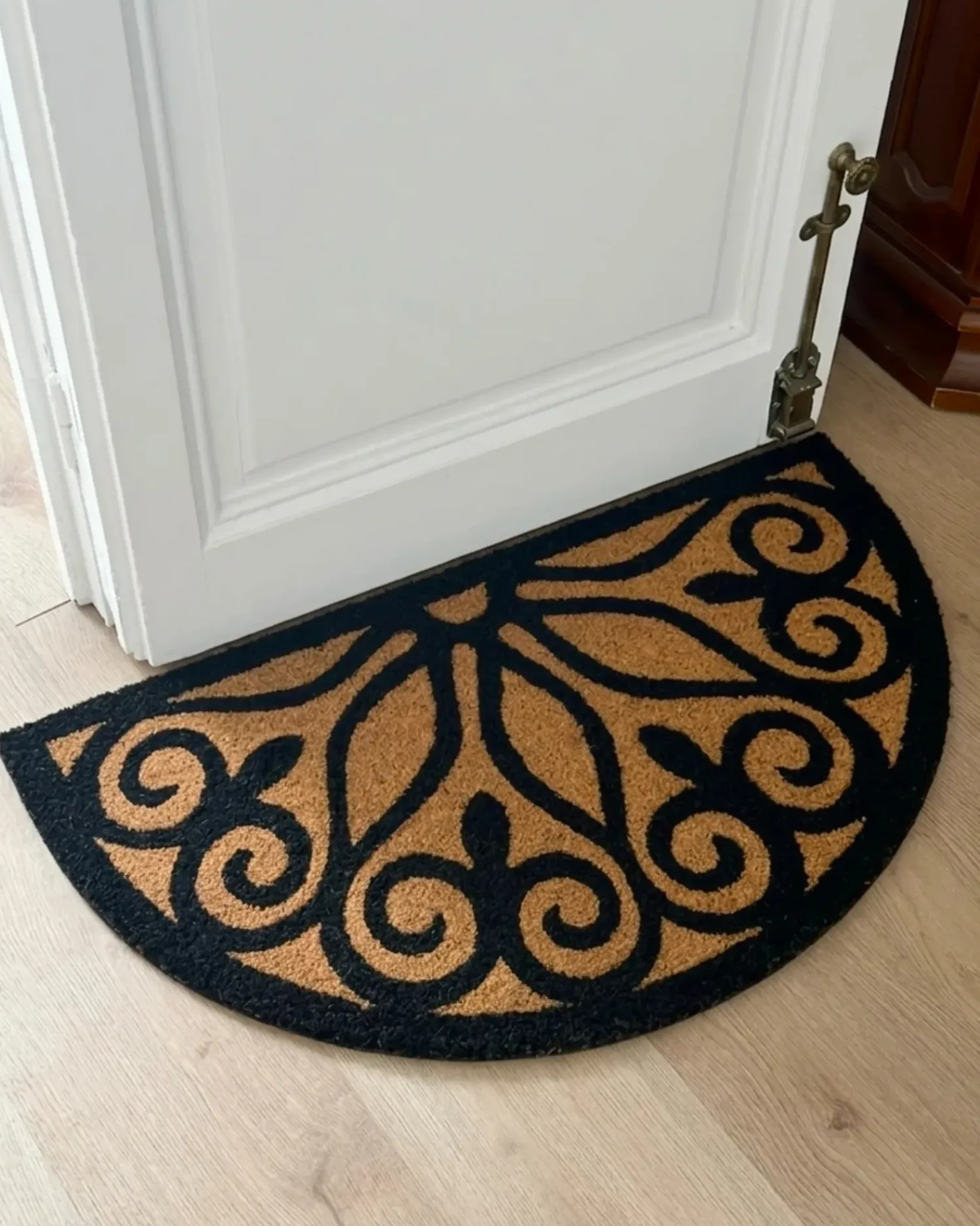 Clearance Beliani Tappetino da Ingresso TISHIMNA Naturale 45 x 75 cm Fibra di Cocco Naturale Nero