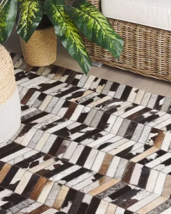 Hot Beliani Tappeto AKYELE Marrone Pelle naturale Bianco Marrone Multicolore