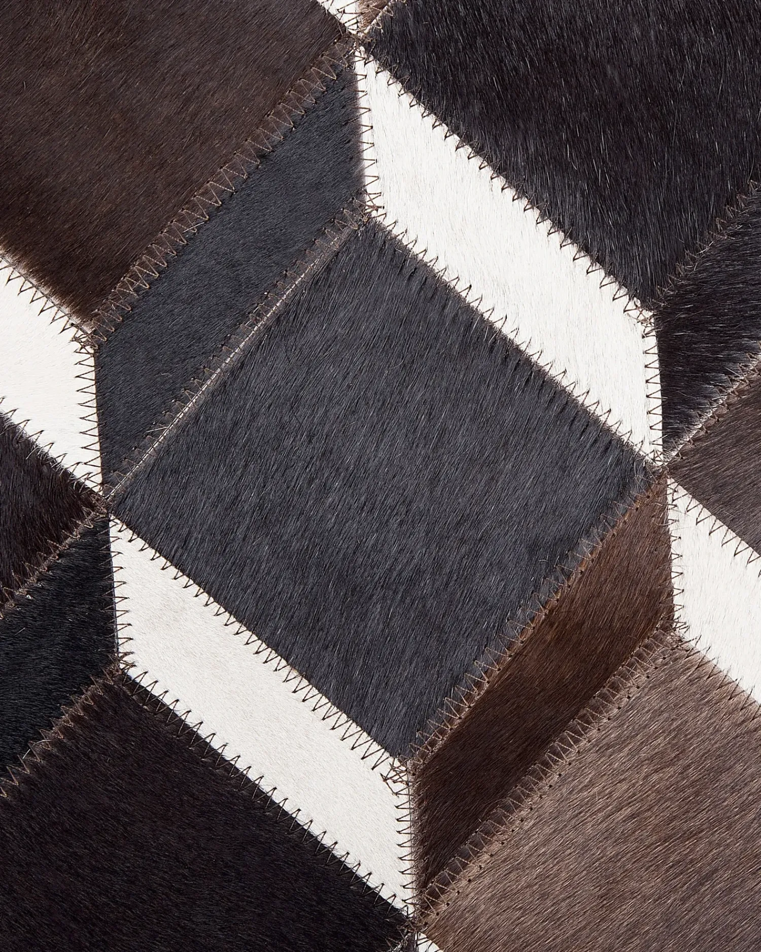 Best Beliani Tappeto ALPKOY Marrone Pelle naturale Bianco Marrone Nero