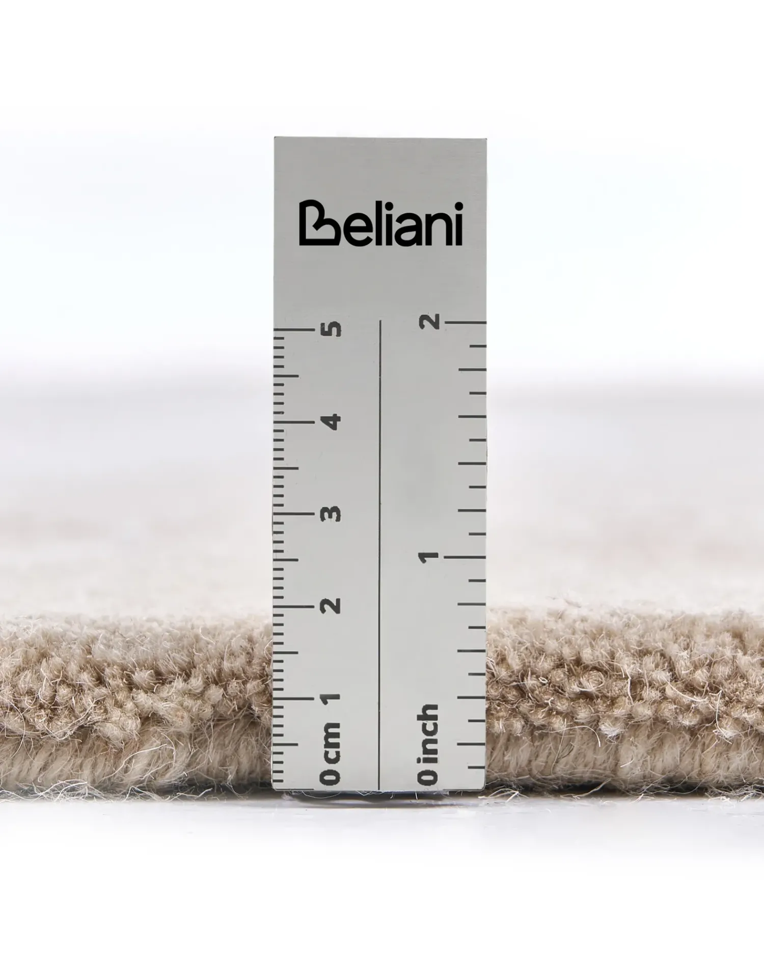 Clearance Beliani Tappeto AMADO 160 x 230 cm Viscosa Beige