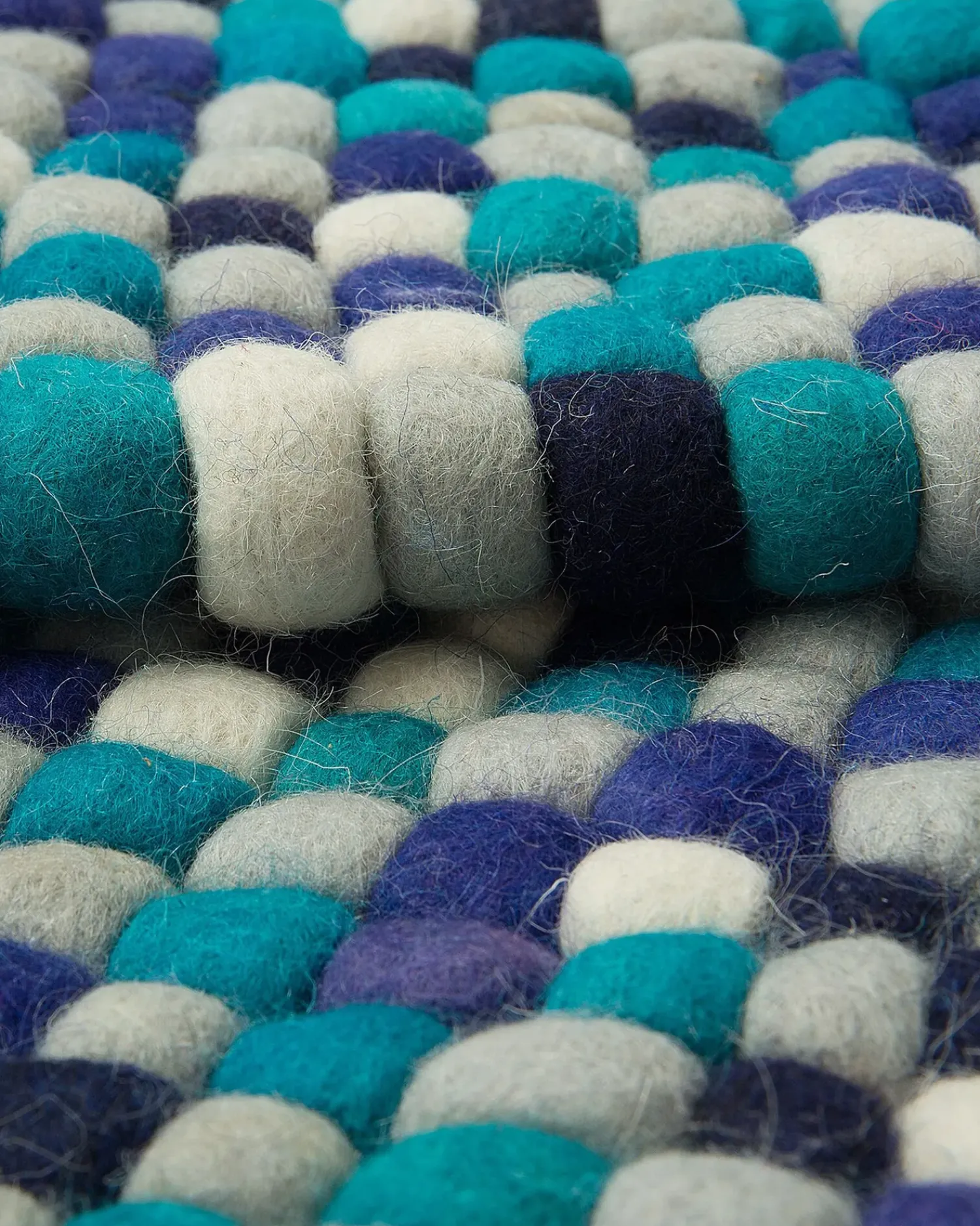 Sale Beliani Tappeto AMDO Blu marino 160 x 230 cm Lana Bianco Blu Viola Multicolore