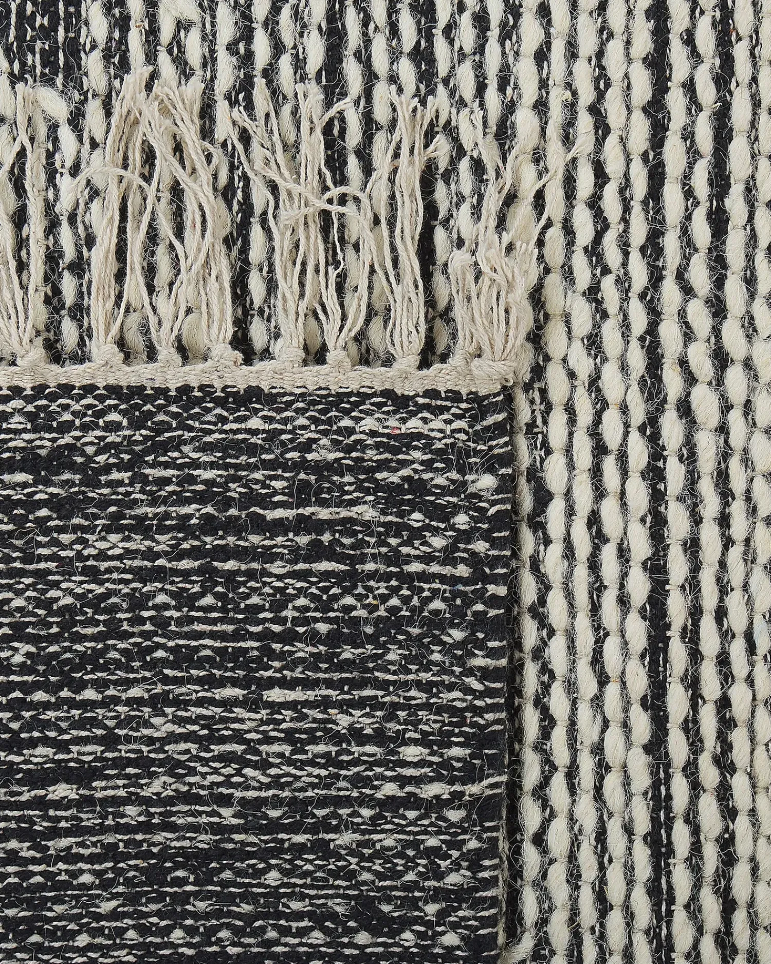 Beliani Tappeto ARBAA Nero Cotone Bianco Nero