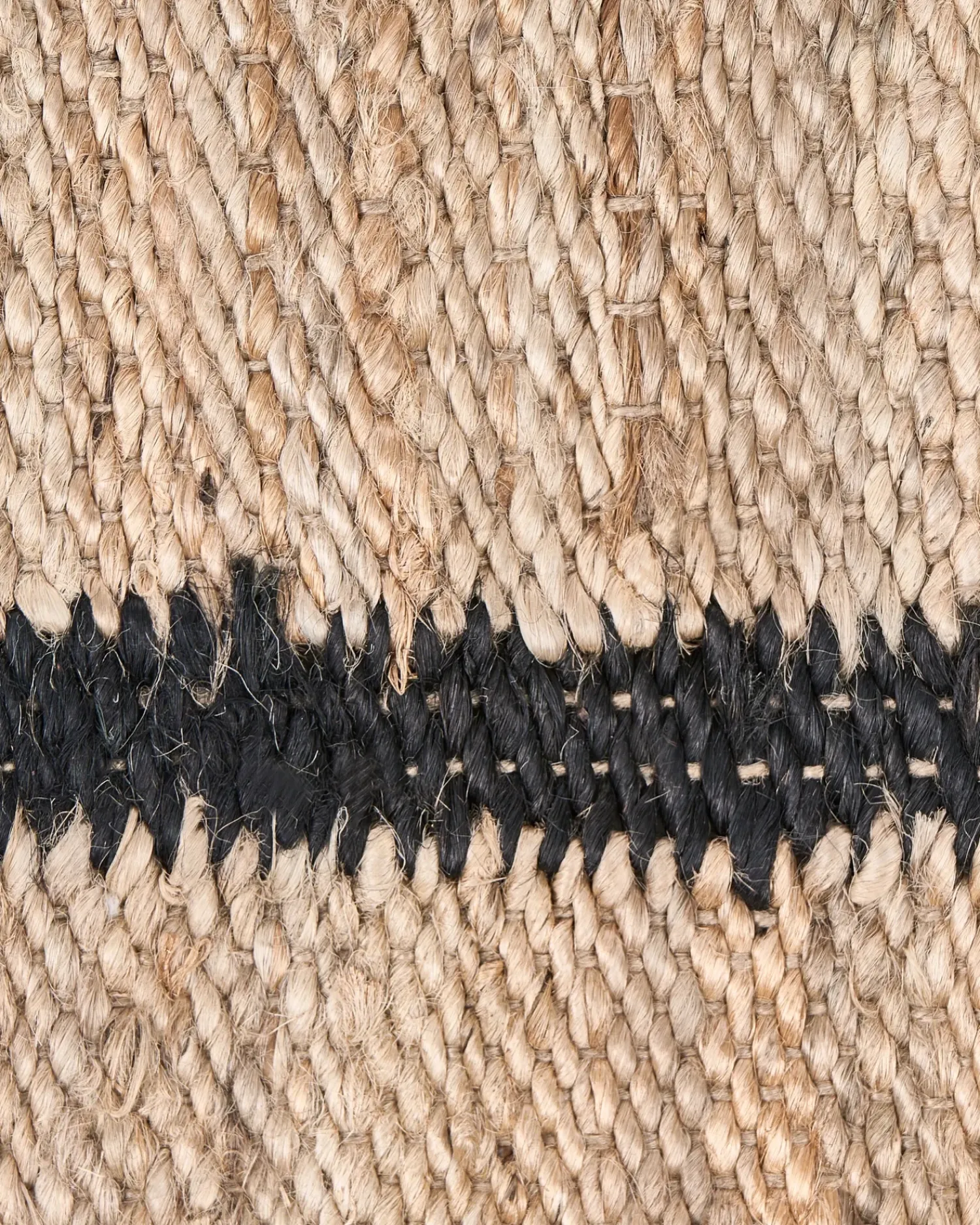 Beliani Tappeto GONDIA Nero/Beige Iuta Beige Nero