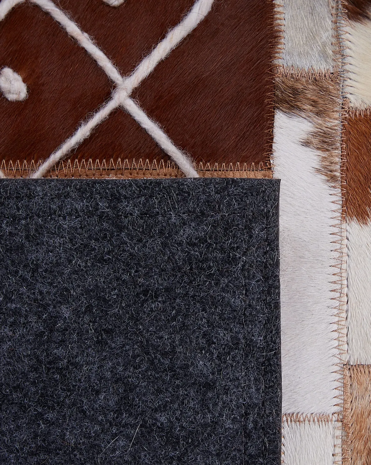 New Beliani Tappeto HEREKLI Pelle naturale Marrone