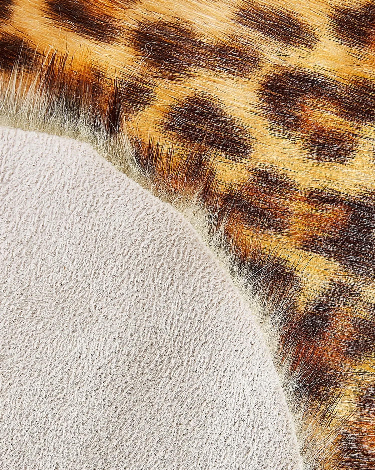 Sale Beliani Tappeto in pelliccia sintetica NAMBUNG Marrone 60 x 90 cm Beige Marrone Nero