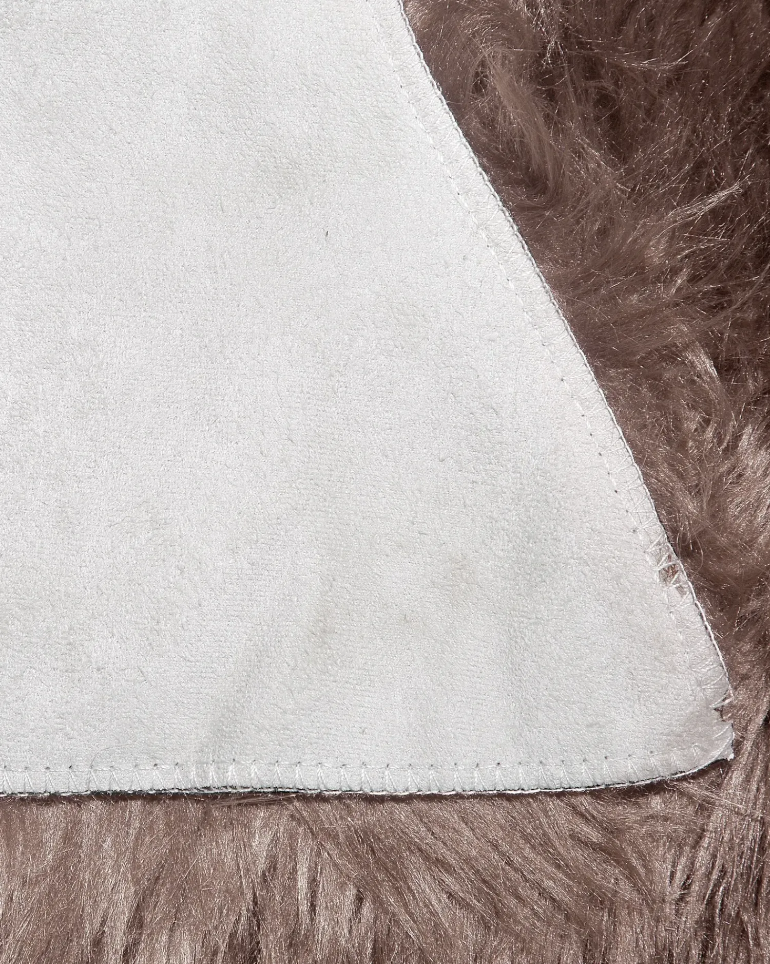 Sale Beliani Tappeto in pelliccia sintetica MUNGO 63 x 95 cm Marrone