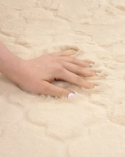 New Beliani Tappeto in pelliccia sintetica GHARO Beige