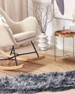 Discount Beliani Tappeto in pelliccia sintetica MAMUNGARI scuro 60 x 180 cm Grigio