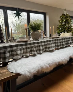 Beliani Tappeto in pelliccia sintetica MAMUNGARI 60 x 180 cm Bianco