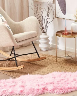 Clearance Beliani Tappeto in pelliccia sintetica MAMUNGARI 60 x 180 cm Rosa