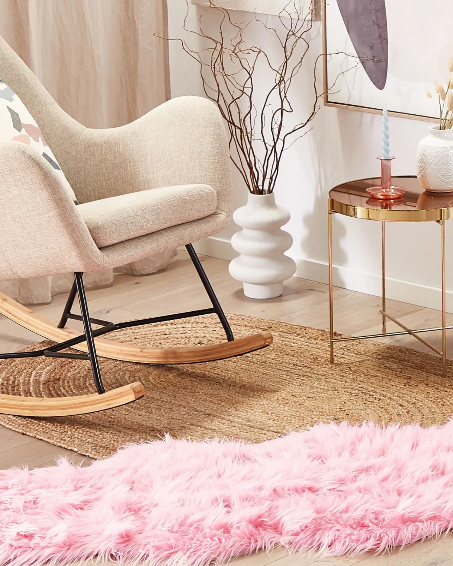 Clearance Beliani Tappeto in pelliccia sintetica MAMUNGARI 60 x 180 cm Rosa