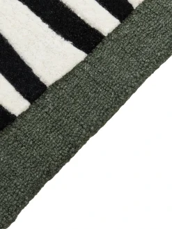 Online Beliani Tappeto OKAPI Verde scuro 160 x 230 cm Bianco Nero Verde