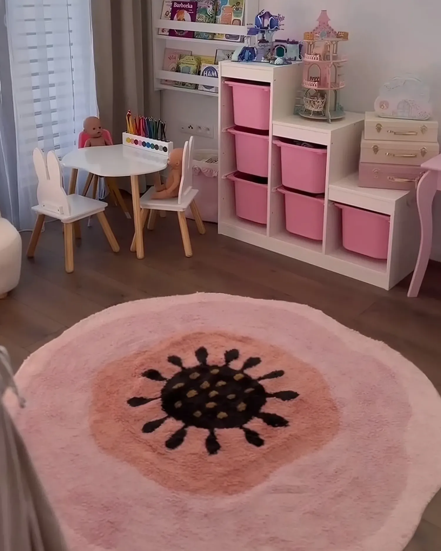 Outlet Beliani Tappeto per bambini KHARAT Rosa pastello ø 140 cm Cotone Rosa Nero