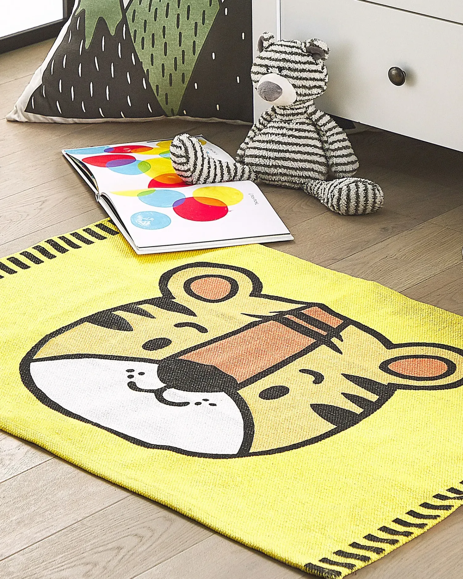 Online Beliani Tappeto per bambini RANCHI Giallo 60 x 90 cm Cotone Bianco Giallo Arancione Nero