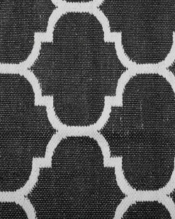 Discount Beliani Tappeto per esterni ALADANA Nero/Bianco 140 x 200 cm Reversibile Bianco Nero