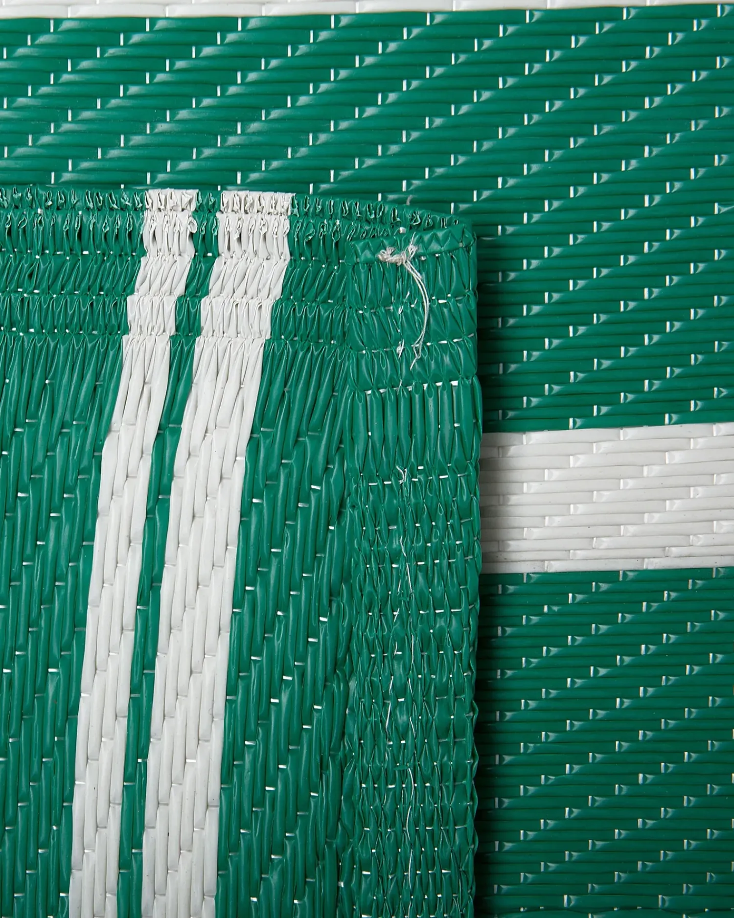 Hot Beliani Tappeto per esterni HALDIA Verde 90 x 180 cm Bianco Verde
