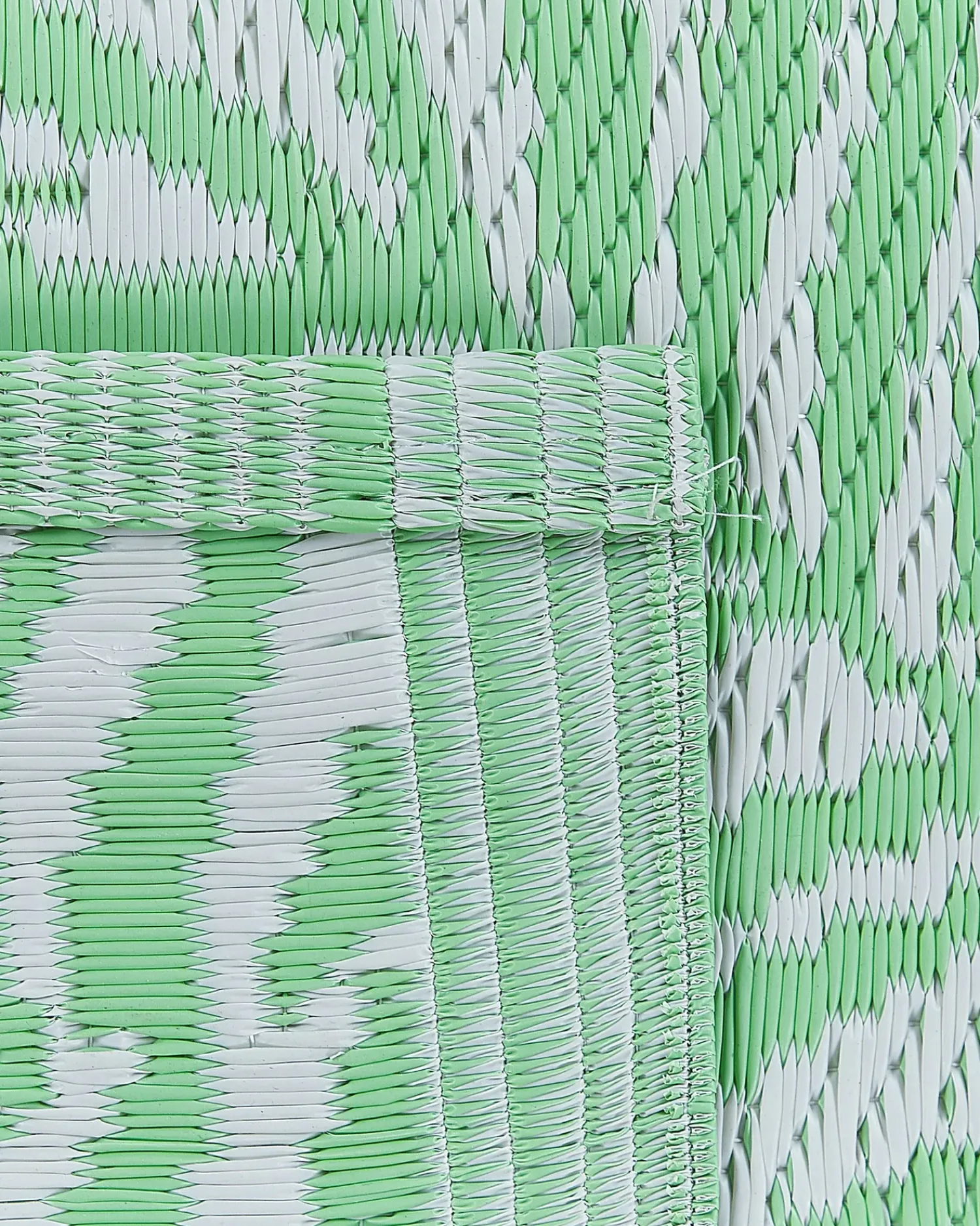 Discount Beliani Tappeto per esterni KOTA Verde chiaro 120 x 180 cm Reversibile Bianco Verde