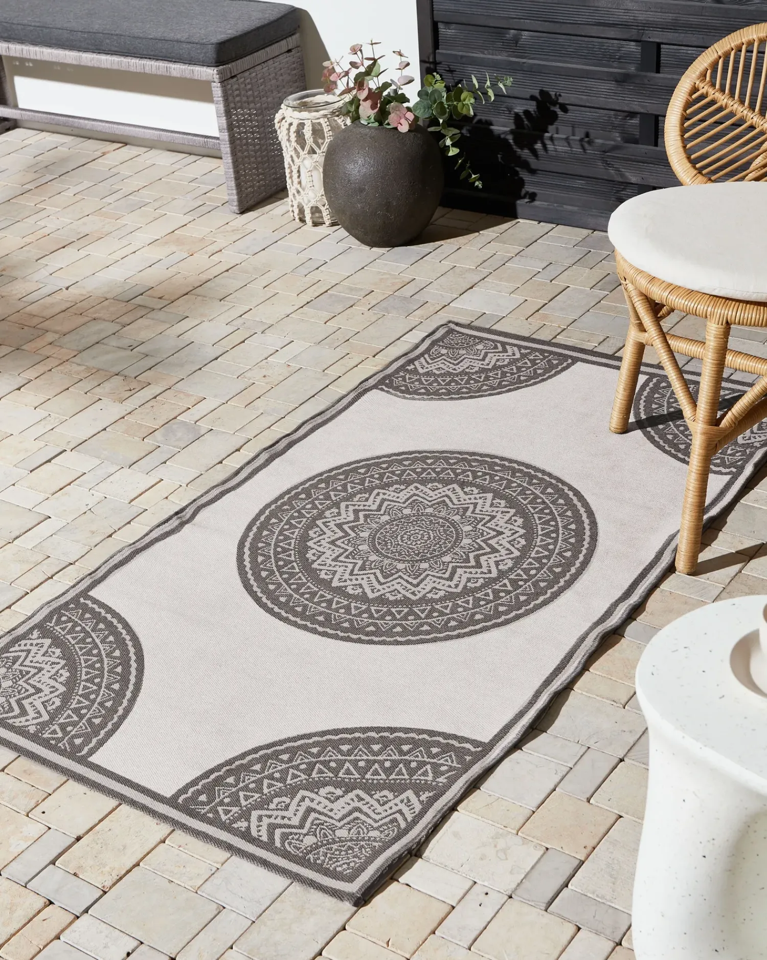 Sale Beliani Tappeto per esterni NELLORE Grigio Beige Grigio
