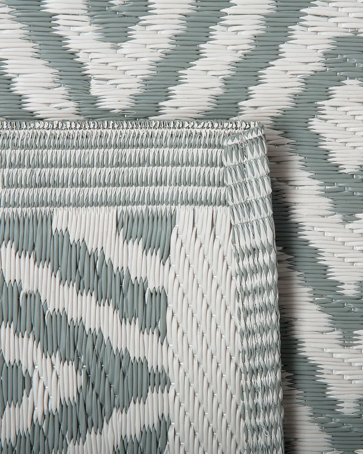 Best Beliani Tappeto per esterni SIKAR Verde chiaro 90 x 150 cm Bianco Verde