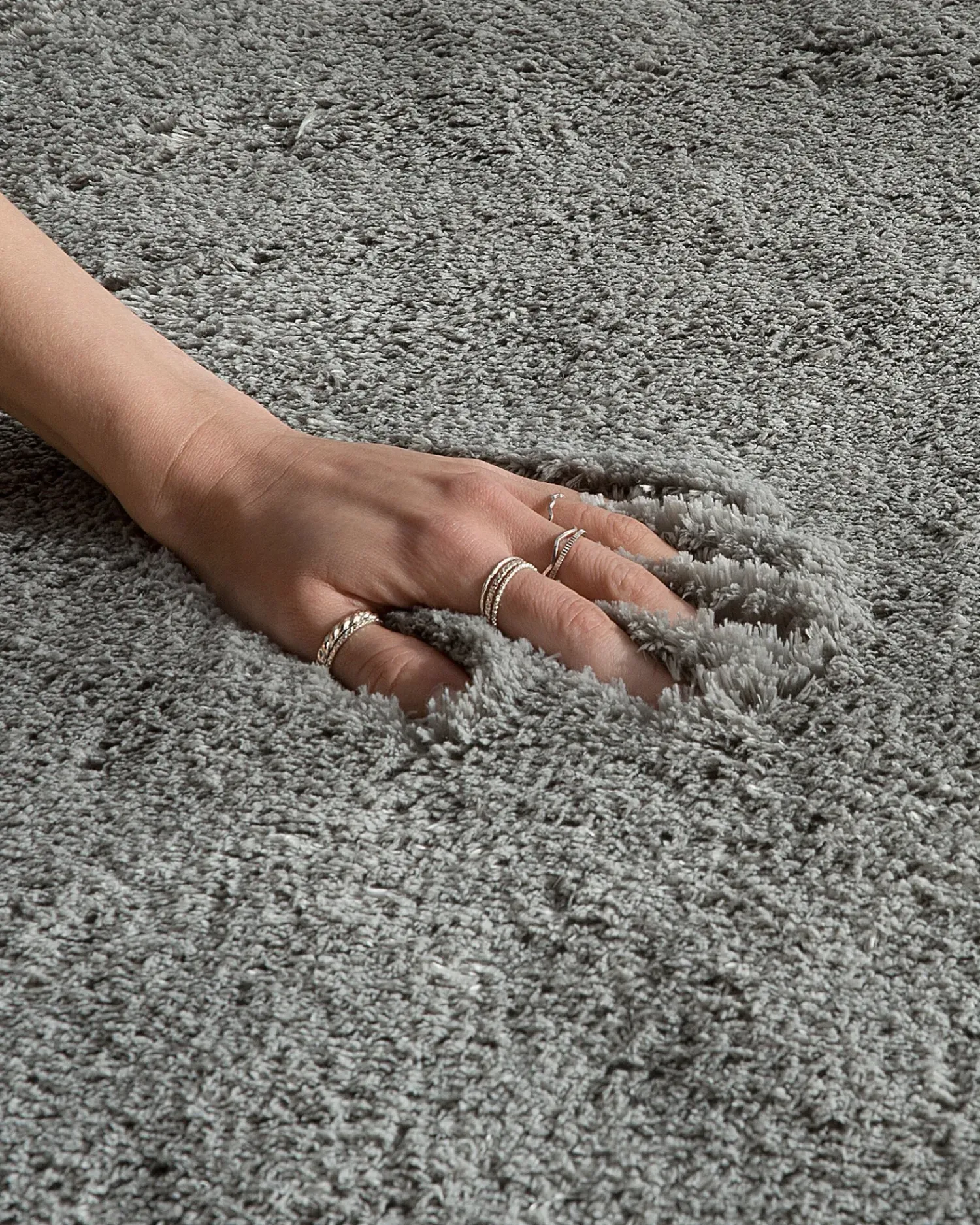 Sale Beliani Tappeto Shaggy EVREN chiaro 80 x 150 cm Grigio