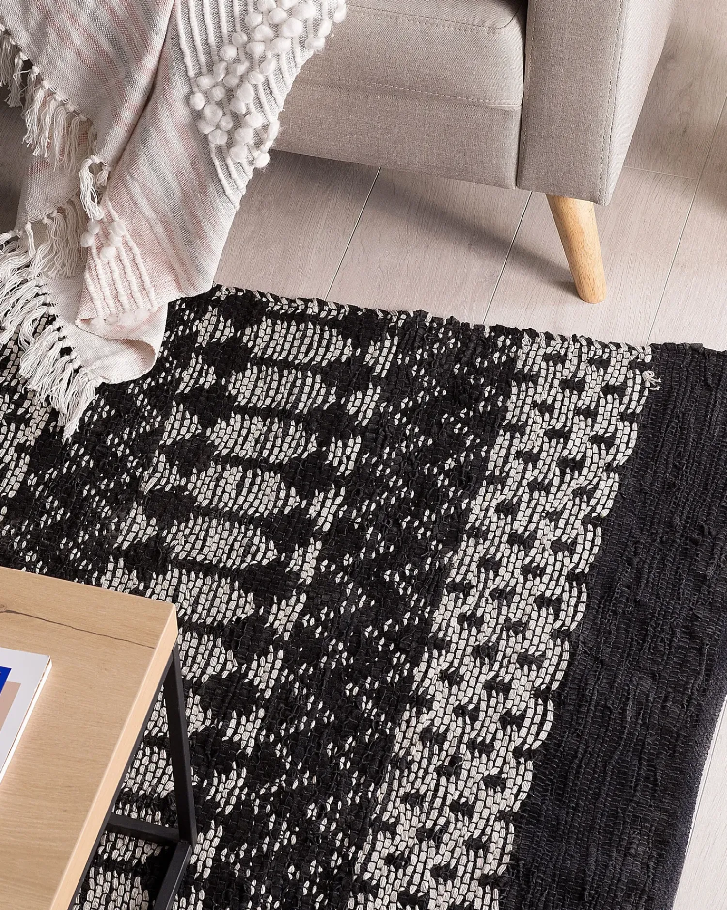 Best Beliani Tappeto SOKUN Nero Pelle naturale Beige Nero