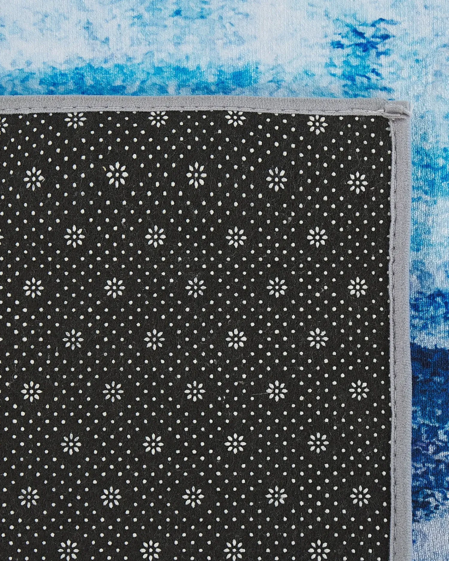 Clearance Beliani Tappeto TRABZON Blu Bianco Blu Nero Multicolore