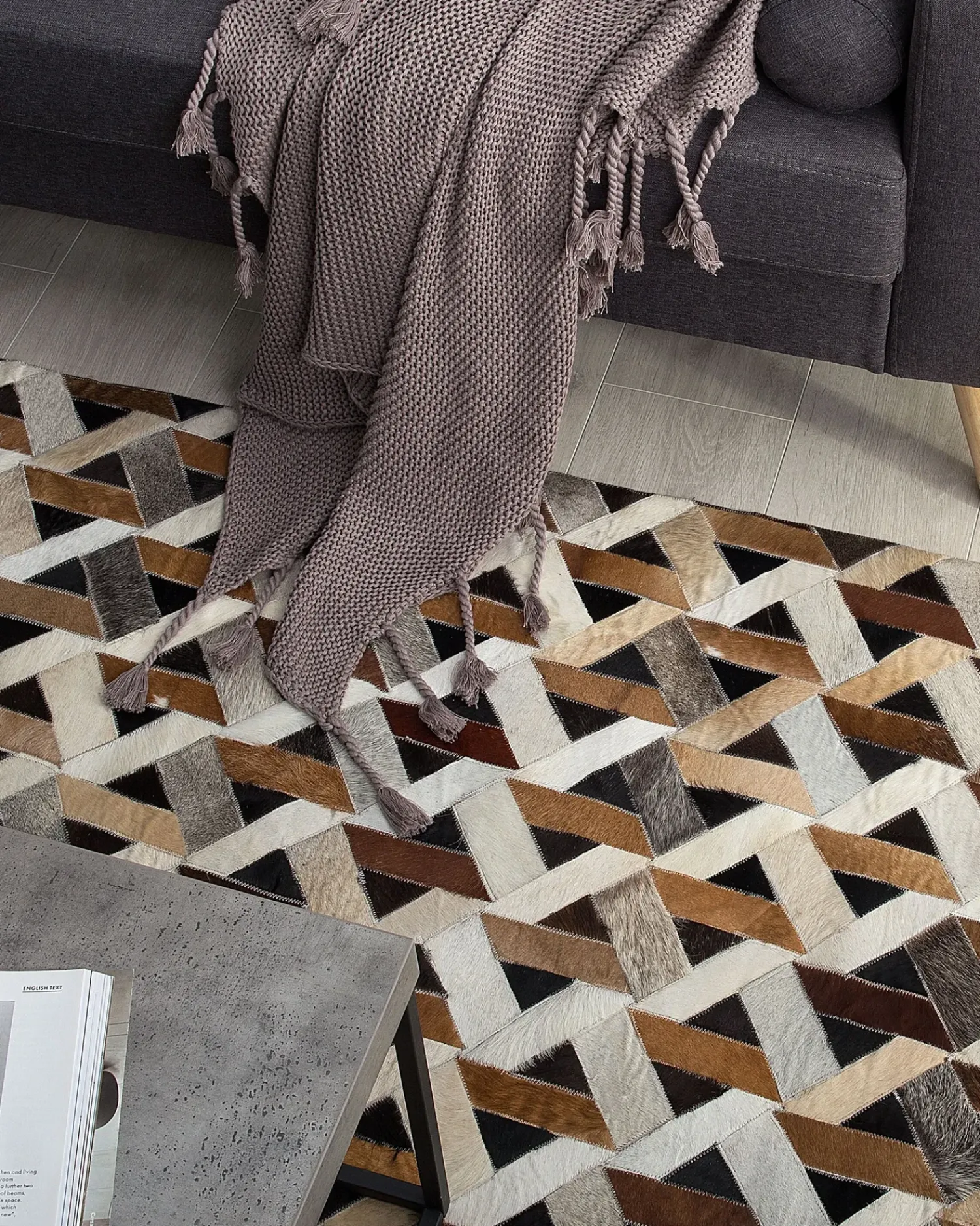 Outlet Beliani Tappeto TUGLU Marrone Pelle naturale Marrone Grigio