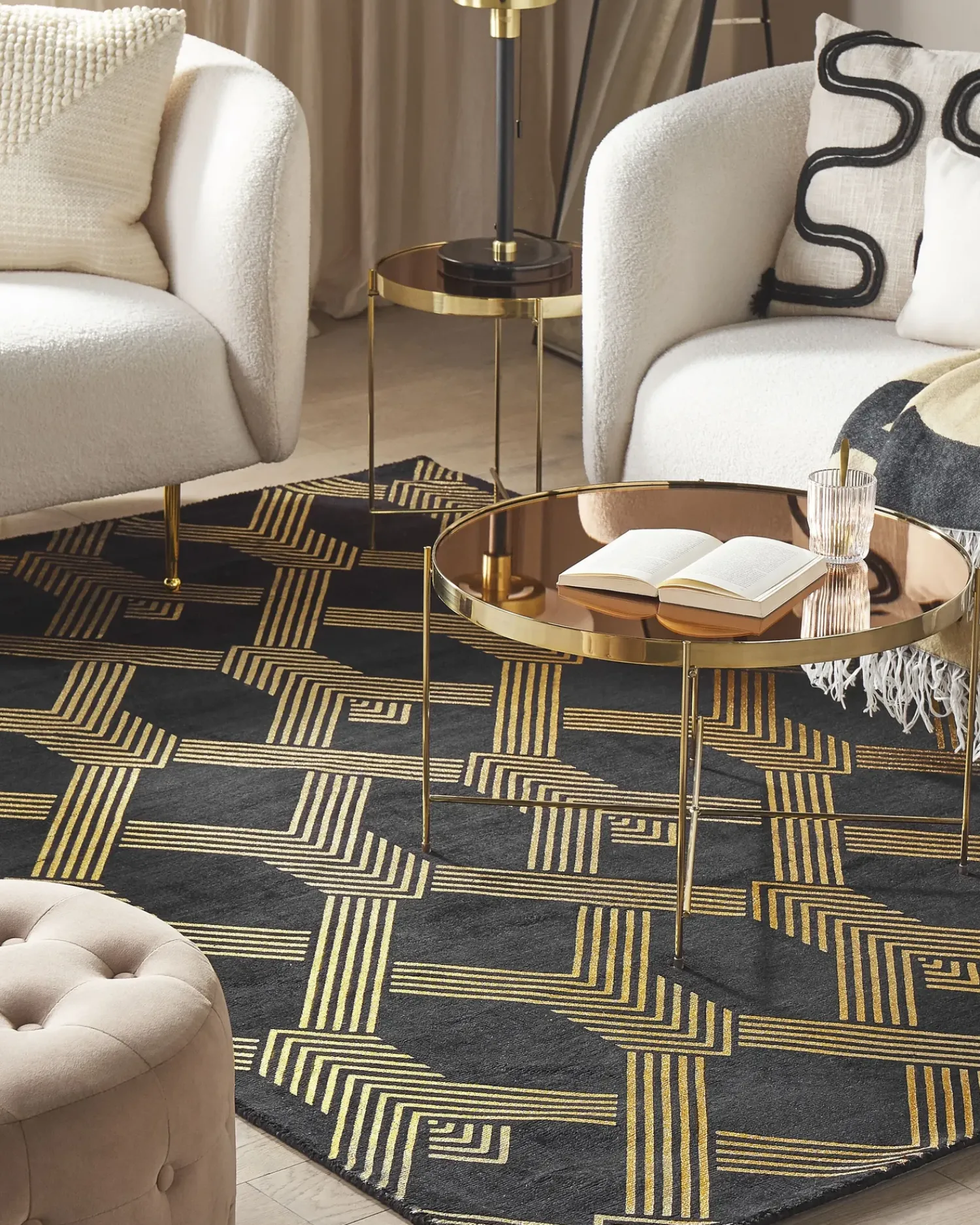 Hot Beliani Tappeto VEKSE Nero 160 x 230 cm Viscosa Oro Nero