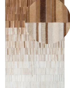 Outlet Beliani Tappeto YAGDA Beige 140 x 200 cm Pelle naturale Beige Marrone